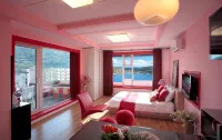 Namhae Elnido Pension - Hot Tub