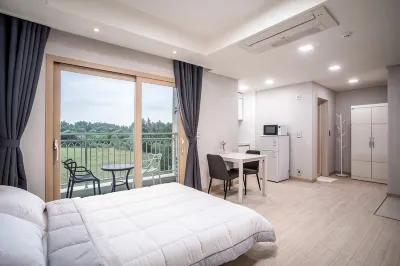 Seogwipo Okra Resort 活力迷宫附近的飯店