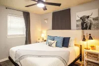 Work Space/King/Patio/Near Airport/Close to I-35