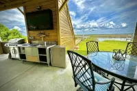 Sunset Sound Cottage -Waterfront with Sweeping Sound Views -2 Min Walk to Beach