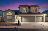 Sunset Oasis: 4 Bed Retreat w/ Pool Heating Included! Stunning Golf Course Views