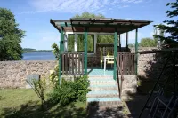 Apartment with garden and lake view from the veranda. Family friendly! - Homestays