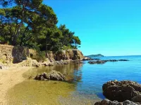 Air-Conditioned 2-Room Apartment Between 2 Beaches + Pool & Pergola - Giens Hotels in Giens
