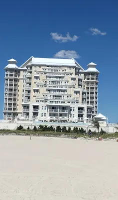 Grand at Diamond beach, newly updated, 3 bed,2 1/2 bath, Large veranda