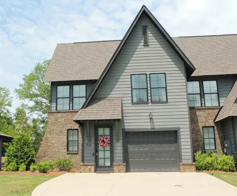 New Listing-Spacious 4-Br 3.5 Bath. the War Eagle House in the Heart of Auburn!