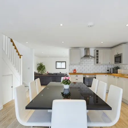 A tranquil farm stay in the Weald of Kent, 50mins from central London via PT.