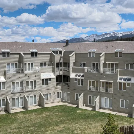 GREAT LOCATION! Downtown Winter Park w/Hot Tub!  Sleeps 6!
