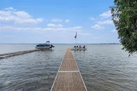 Bear Lake Bliss - 3bd/2ba overlooking Bear Lake w/ private dock - 4-Star