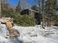 Relaxing 3 Br Mountain Cabin - balcony