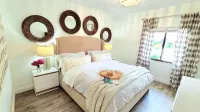 POSHPADZ - Sandpiper Villa - Walk to Jupiter Beach - バルコニー