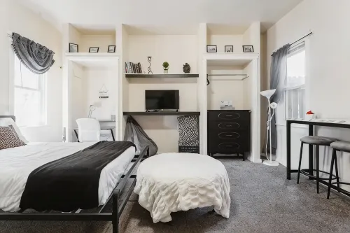 Lovely Private Guesthouse with AC & WiFi in Shillington - Homestays