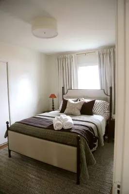 The Dover - 3 bedroom Storybook house -  Privatzimmer