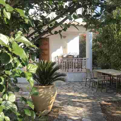 Top holiday home private pool by the sea with private garden for single use Hotel Exterior