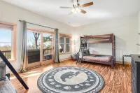Mountain Views - Hot Tub - Firepit - Gameroom - Near Blue Ridge Parkway & AVL