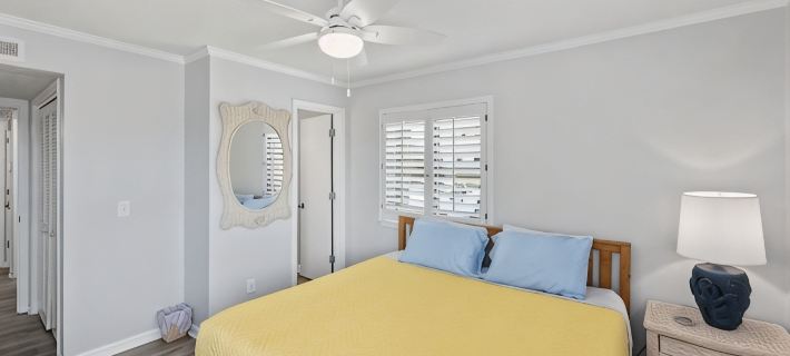 Oceanfront 2Br Condo, Steps to Beach, Pool, First Floor, Easy Access Hotels in Federal Point