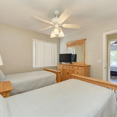 August Deals Are Here! Pool • Private Sundeck • Perfect Location Hotels in Holmes Beach