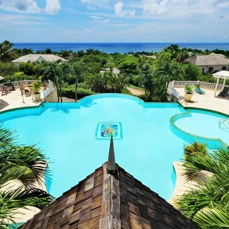 Luxury penthouse apartment on exclusive Sugar Hill resort with beach club access