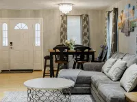 Cozy and Convenient Home 3Br 2Bapleasantly Comfortable Suburban Home Hotels in Braintree
