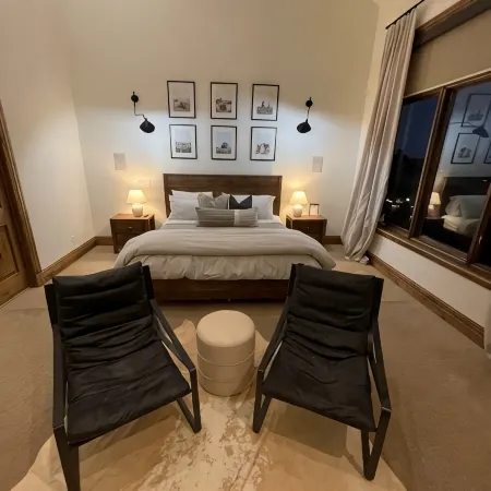 Ski in Ski Out at the Canyons 3000 sq. ft. 4br 4.5ba sleeps 12 End top unit
