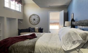 Eagle Isle South Wing on the Sandusky River w/ short drive to Cedar Point