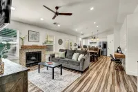 Magnolia Peaceful Vibes + Cozy Near Hospital Lemoore Base and centrally located