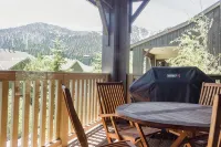 Luxury Mammoth townhouse at The Lodges in Snowcreek VI. 2 car garage<br>5 stars