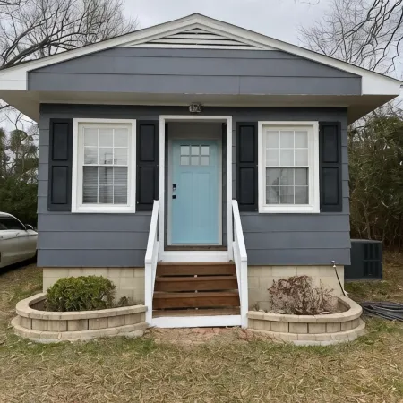 BOHO BUNGALOW - STEPS FROM HISTORIC DOWNTOWN APEX<br> Отели в г. Апекс