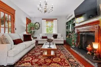 The Victorian House - Four Bedrooms - Two Bathrooms  -