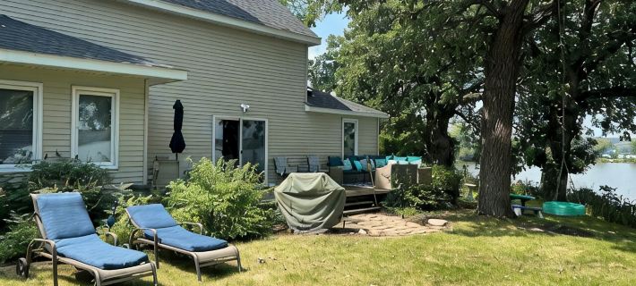 200' of Shoreline for Great Fishing - Park Place on Foot Lake in Willmar MN Hotels in Willmar