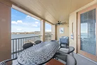 Breathtaking Sunrise Views Over Lake LBJ - Luxury 3BR Waterfront Condo - 3성급
