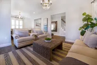 Prime PPB location, steps to all the restaurants, shops, 5 blocks to the beach! - 4 stjerner