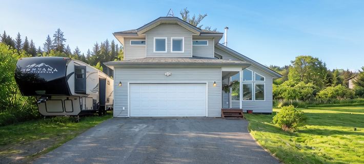 Charming 3-bedroom house with Jetted Tub and Big Backyard! Hotels in Homer