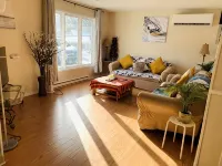 3 Bedrooms 5 Bed’s Upper Unit of Duplex Home