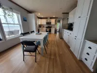 3 BR Lake Front Getaway! Dog Friendly, Lakeside Deck, Dock, Incredible Sunrises - WiFi