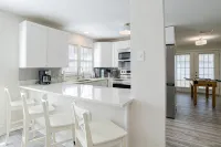 House in Mobile Newly Renovated! Quiet street & centrally located to interstate!