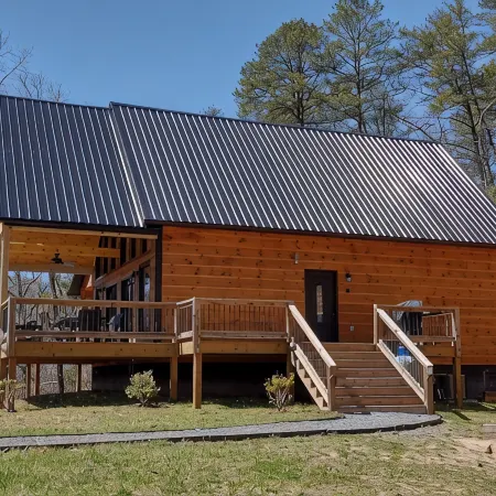 Peace of Heaven • Majestic Views • Hot Tub • FirePit • Near Town & Train • Relax