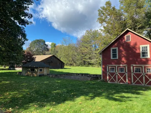 HollyKissHudsonValley Renovated 1900 Lodge, Full House, including Guest Suite - Homestay