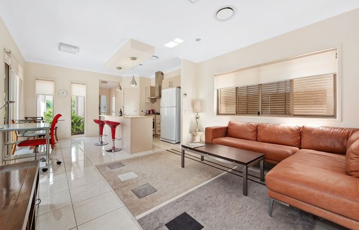 Impeccable Modern 1 Bedroom Apartment ~ Taringa