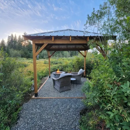 Private Hideaway, Wetland Views! Heather Cottage