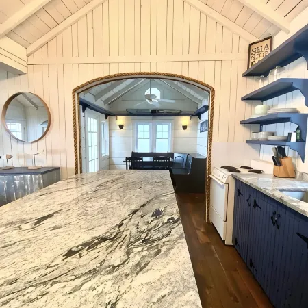 Cozy Clean Cottage on Clearwater