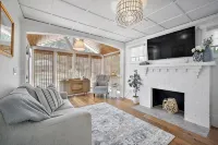 1 Min Walk to Downtown! Outdoor Patio! 5 Star Luxury! Golf Cart Rental!