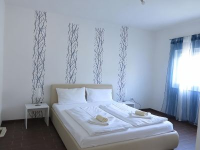 Residence Beni 5 with large heated pool