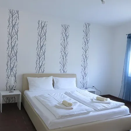 Residence Beni 5 with large heated pool