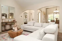 Dante’s Place-Spacious 3BR Home Near I-20 - ห้องครัว