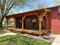 Lake Ericson Spacious Cabin - Хоумстей