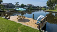Five Star 3Bd Waterfront Canal Home w/ Private Pool/Spa & Boat Dock. - Jacuzzi