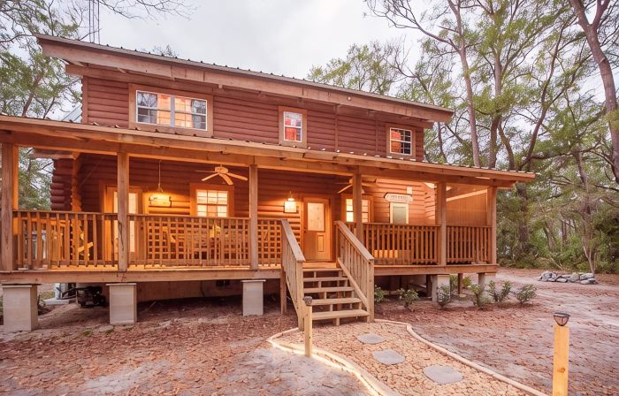 Beautiful log home less than a half mile from ichetucknee springs north entrance