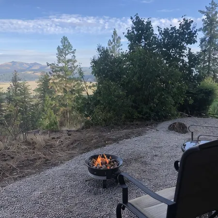 The Cozy Clifftop View, LLC