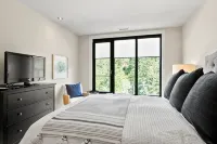Lakeview condo on Mara Lake with Pool, Boat Slip and Gym - Condos