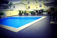 Royal Paragon Hotel - piscina
